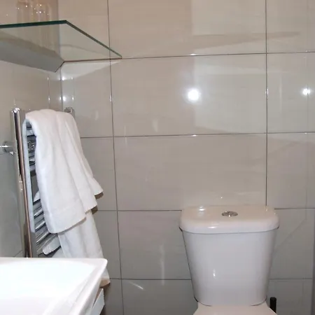 Archways Bed & Breakfast 4*